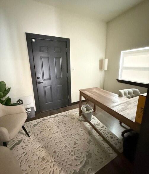 More Photos Of 902 S Broadway St, La Porte Office For Sale