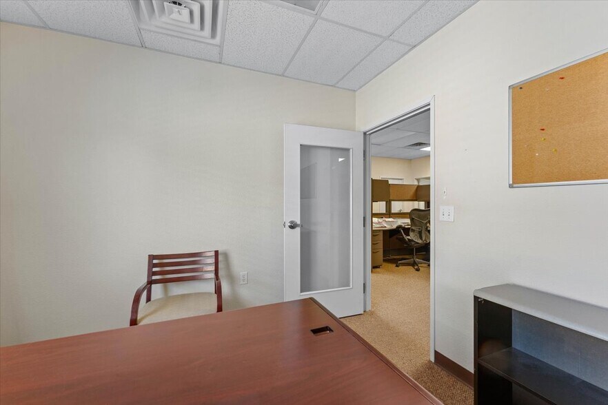 More Photos Of 2155 Larkspur Ln, Redding Office For Sale