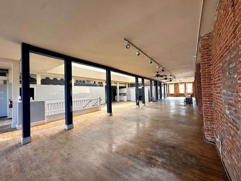 More Photos Of 2040-2048 Larimer St, Denver Storefront Retail Office For Lease