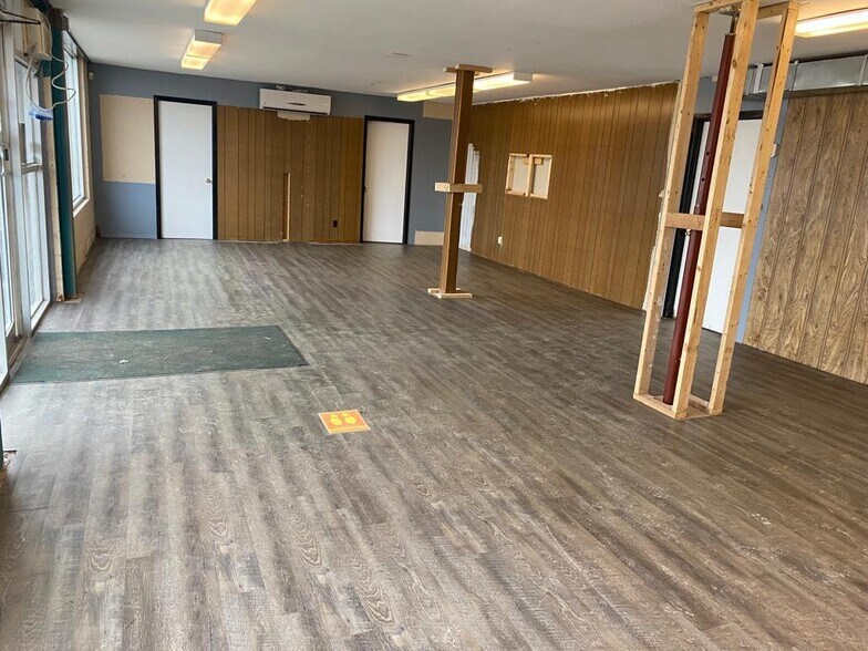 More Photos Of 1115 Niagara St N, Welland Service Station For Sale