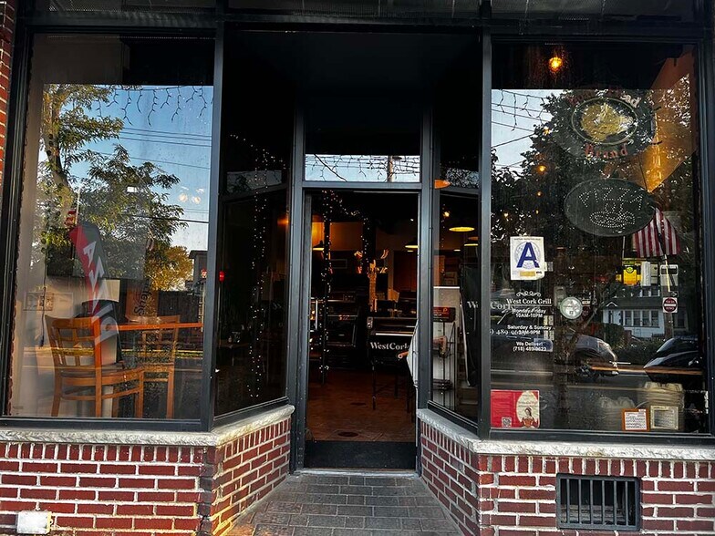 More Photos Of 500 Henderson Ave, Staten Island Restaurant For Sale