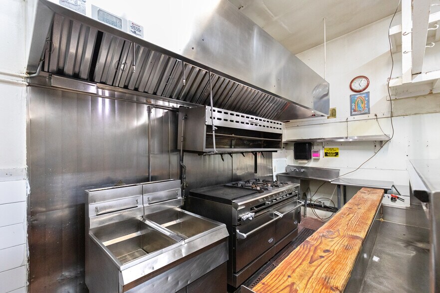 More Photos Of 216 Washington St, Auburn General Retail For Sale