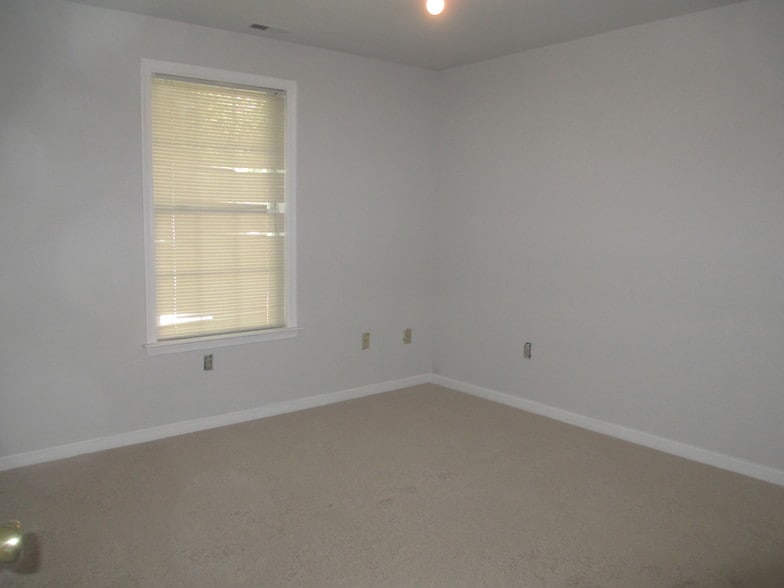 More Photos Of 7731 West Dr, Glen Burnie Assisted Living For Sale