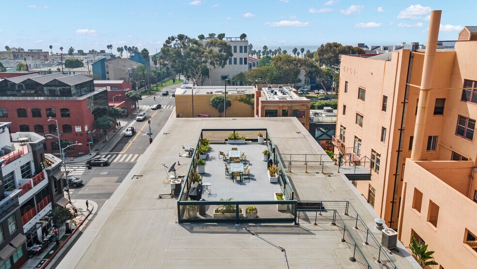 More Photos Of 3015 Main St, Santa Monica Loft Creative Space For Lease