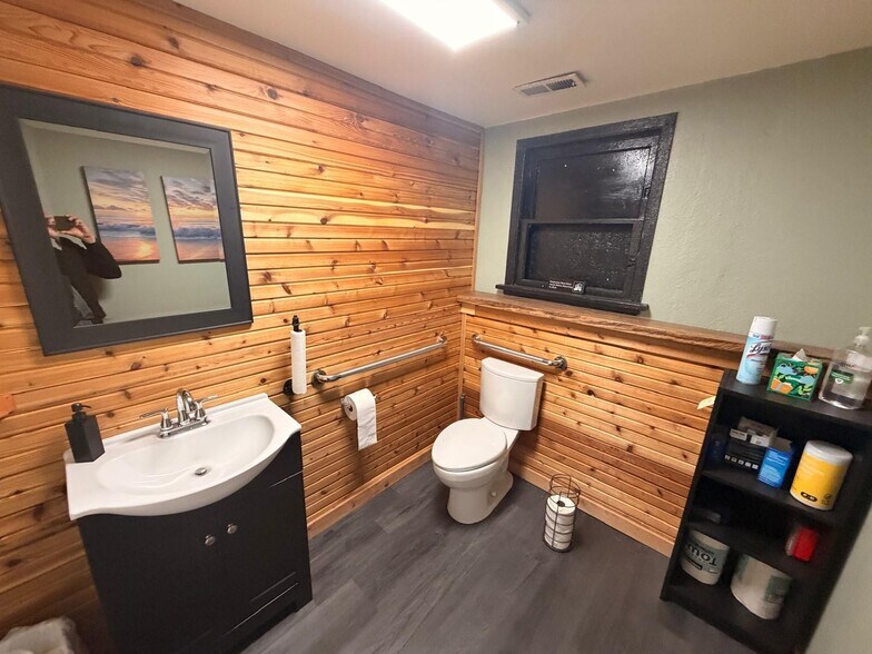 More Photos Of 3180-3190 NE 3rd Ave, Camas Office For Lease