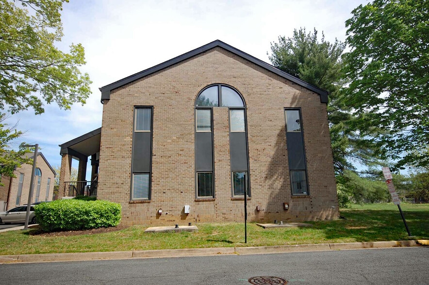 More Photos Of 4613 Pinecrest Office Park Dr, Alexandria Office For Lease