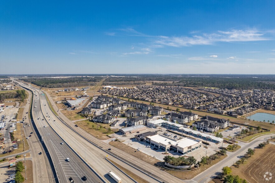 More Photos Of 9630 N Sam Houston Pkwy E, Humble Storefront For Lease