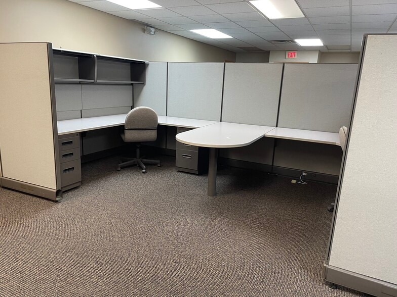 More Photos Of 231 Main St, Elk River Office For Lease