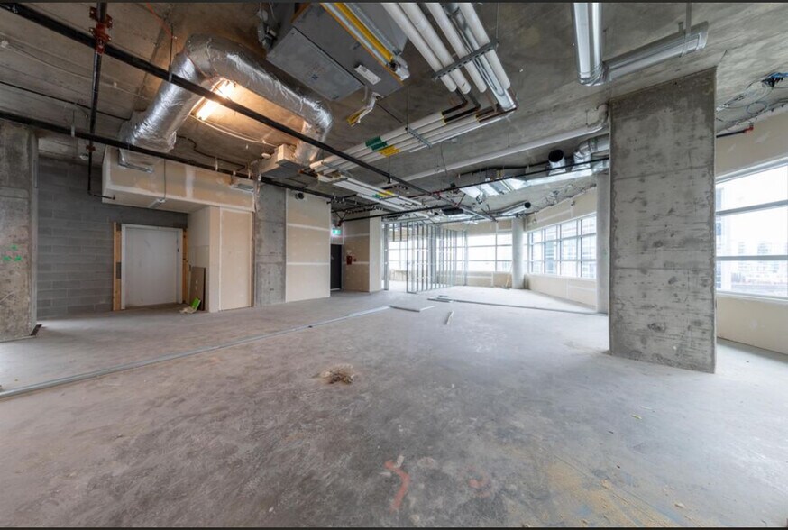More Photos Of 8400 West Rd, Richmond Office For Sale