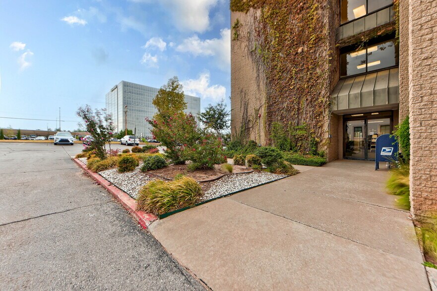 More Photos Of 3727 NW 63rd St, Oklahoma City Medical For Sale