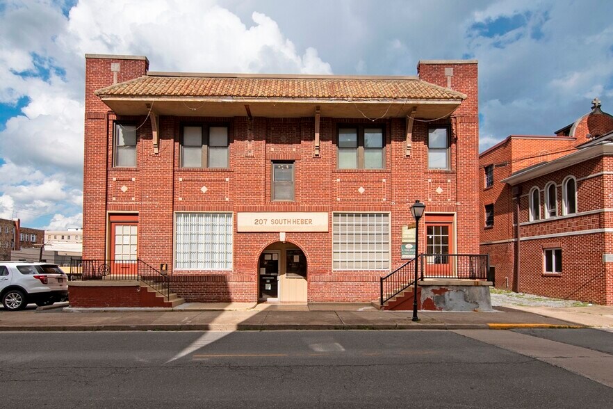 More Photos Of 207 S Heber St, Beckley Office For Sale
