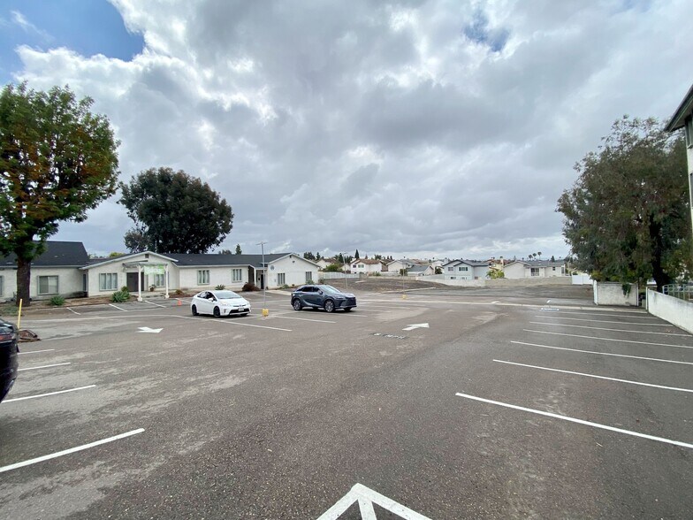 More Photos Of 4999 Holly Dr, San Diego Religious Facility For Lease