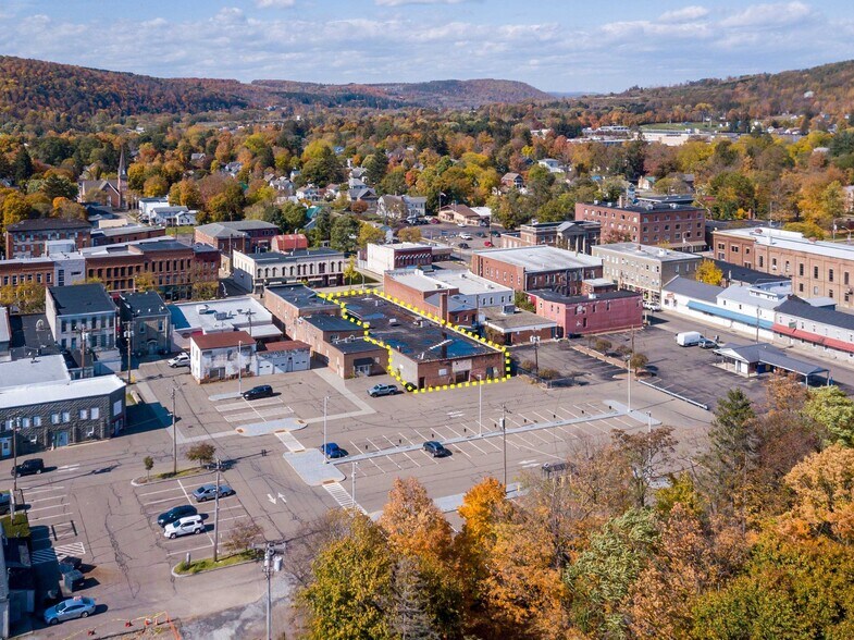 More Photos Of 36 Liberty St, Bath Storefront Retail Office For Sale