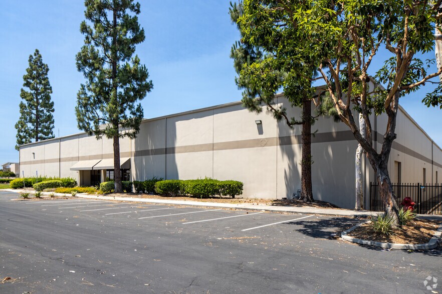 More Photos Of 7361-7471 Doig Dr, Garden Grove Warehouse For Lease
