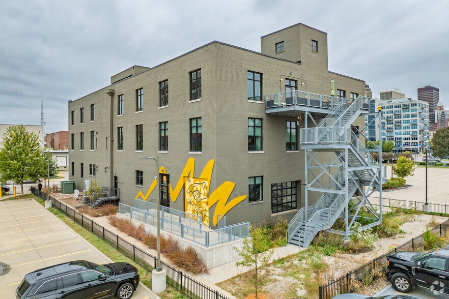 More Photos Of 319 SW 5th St, Des Moines Loft Creative Space For Lease