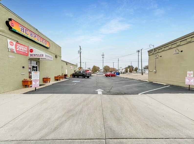 More Photos Of 819 Main St, Caldwell Restaurant For Sale