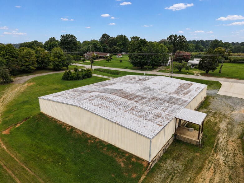More Photos Of 5693 Old Salisbury Rd, Lexington Warehouse For Lease
