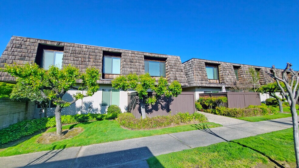 More Photos Of 1301 W Lodi Ave, Lodi Apartments For Sale