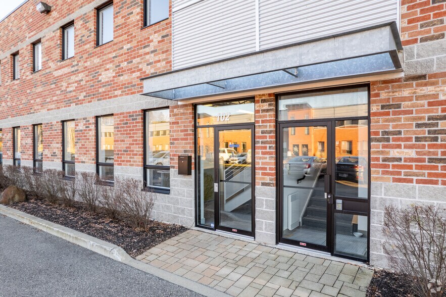 More Photos Of 30 Rue Émilien-Marcoux, Blainville Warehouse For Sale