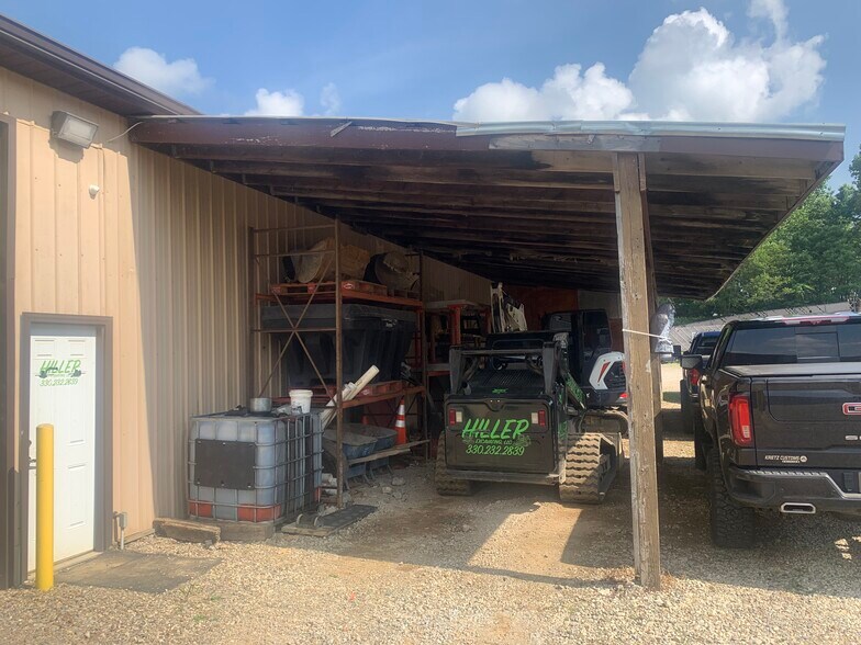 More Photos Of 463 Etheridge Blvd S, Canal Fulton Service For Lease