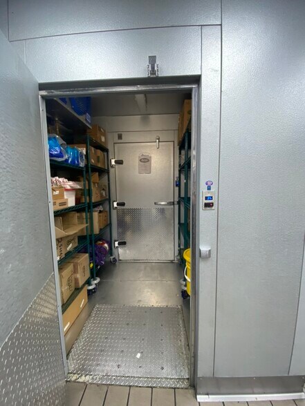 More Photos Of 10642 Katella Ave, Garden Grove Fast Food For Lease