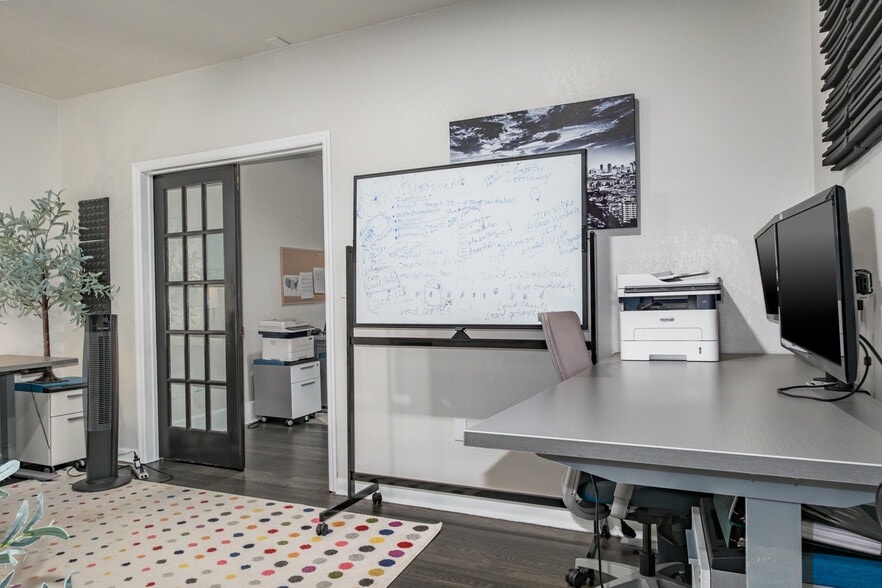 More Photos Of 3848 Central Ave, Saint Petersburg Office For Lease