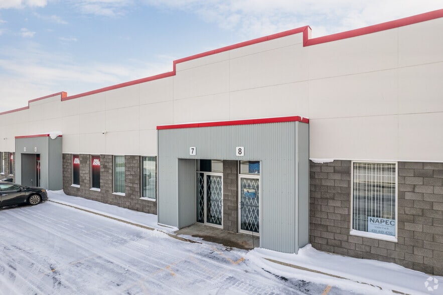 More Photos Of 1620 Rue Louis-Blériot, Boucherville Warehouse For Lease