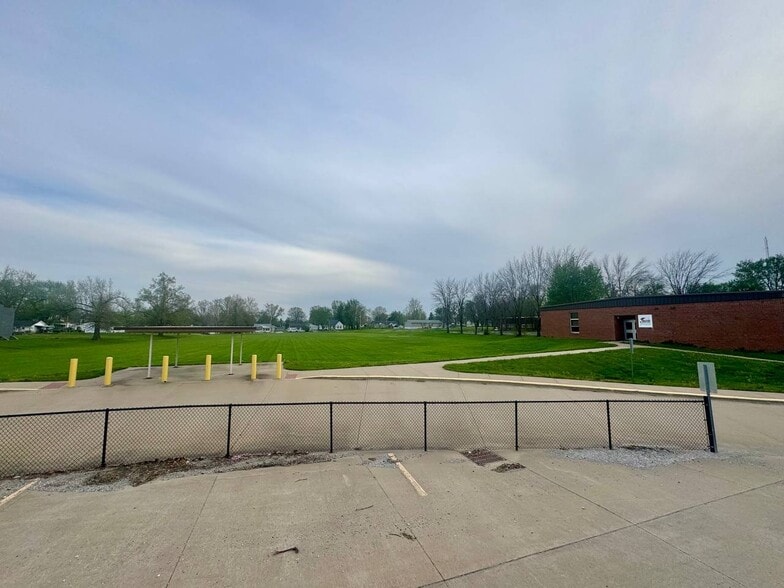 More Photos Of 111 W College Ave, Shelbina Schools For Sale