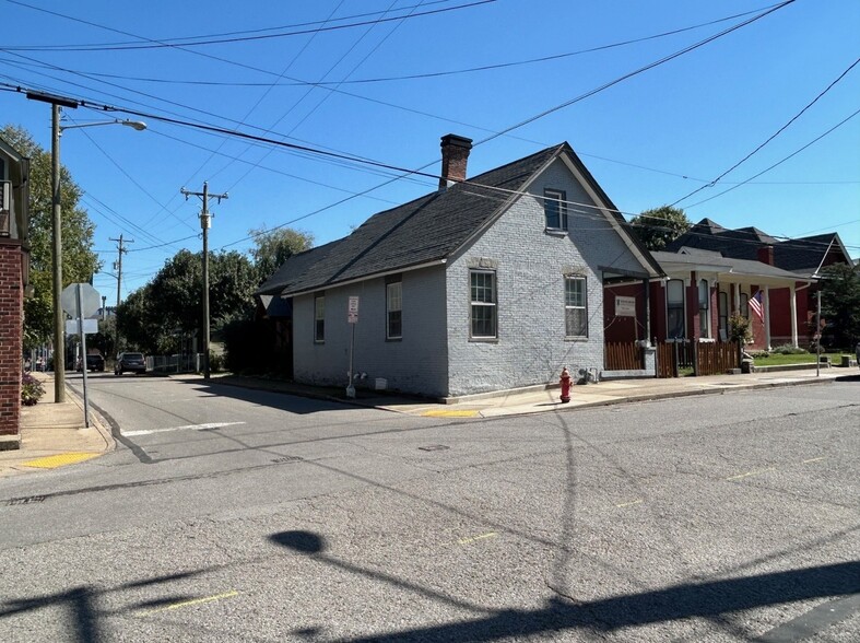 Primary Photo Of 1326 4th Ave N, Nashville Office For Sale