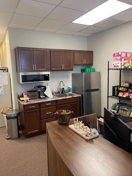 More Photos Of 125 Plantation Centre Dr S, Macon-Bibb Office For Sale