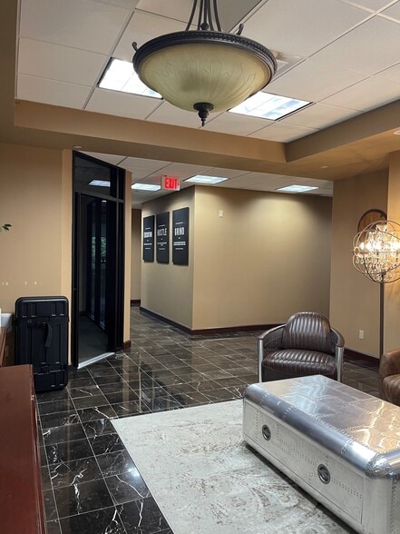 More Photos Of 500 Craig Rd, Manalapan Township Office For Lease