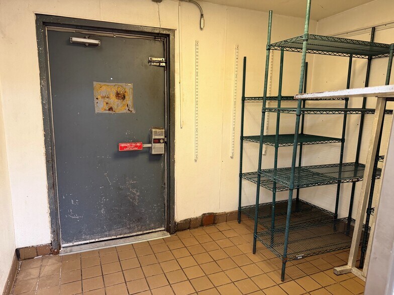 More Photos Of 5 S Kingshighway St, Cape Girardeau Fast Food For Sale