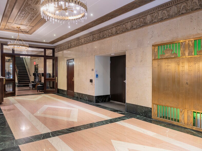 More Photos Of 909 Walnut St, Kansas City Apartments For Lease