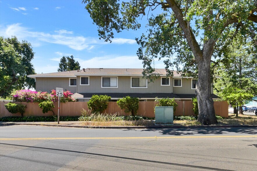 More Photos Of 1052 7th St, Novato Multifamily For Sale