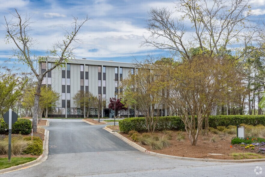 More Photos Of 2835 Brandywine Rd, Atlanta Office For Sale