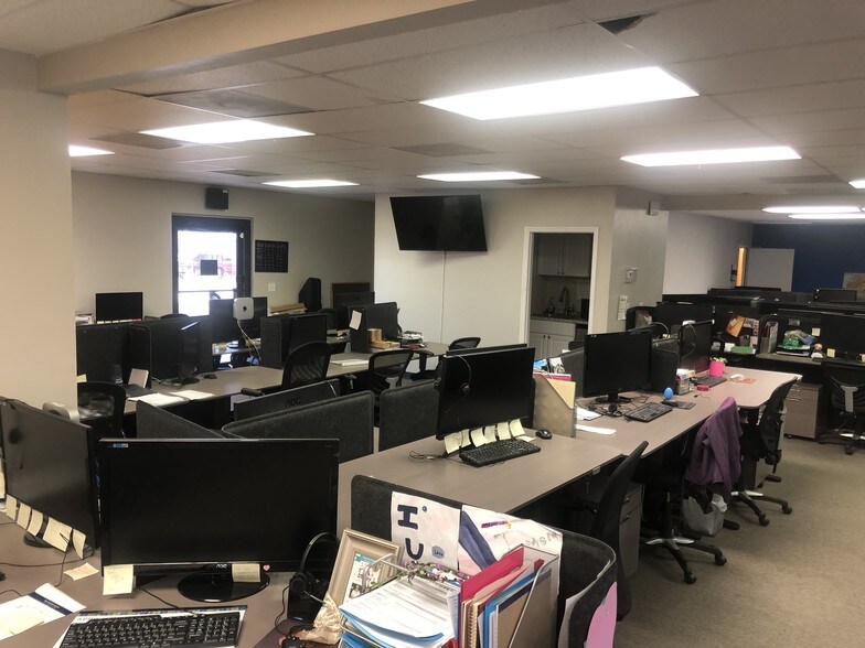 More Photos Of 13555 Automobile Blvd, Clearwater Medical For Lease