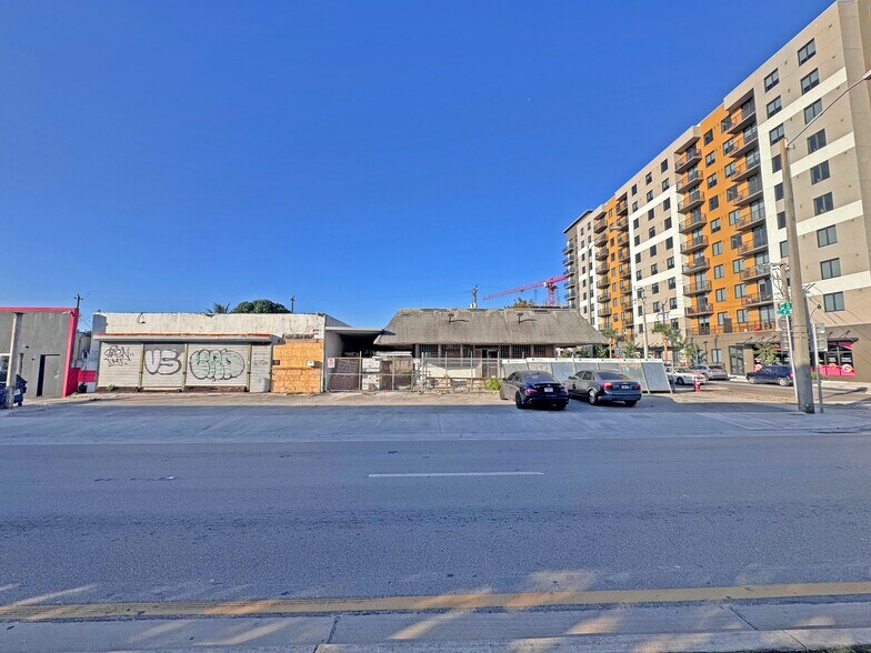 More Photos Of 879-899 E 25th St, Hialeah Freestanding For Sale