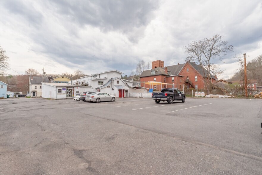 More Photos Of 388 Main St, Rosendale Restaurant For Sale