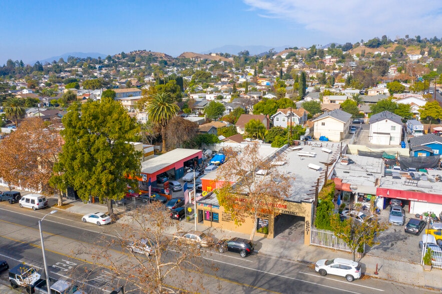 More Photos Of 5243-5251 York Blvd, Los Angeles Auto Repair For Lease