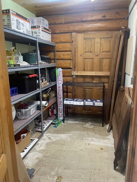 More Photos Of 115 Phillips St, Canyonville General Retail For Sale