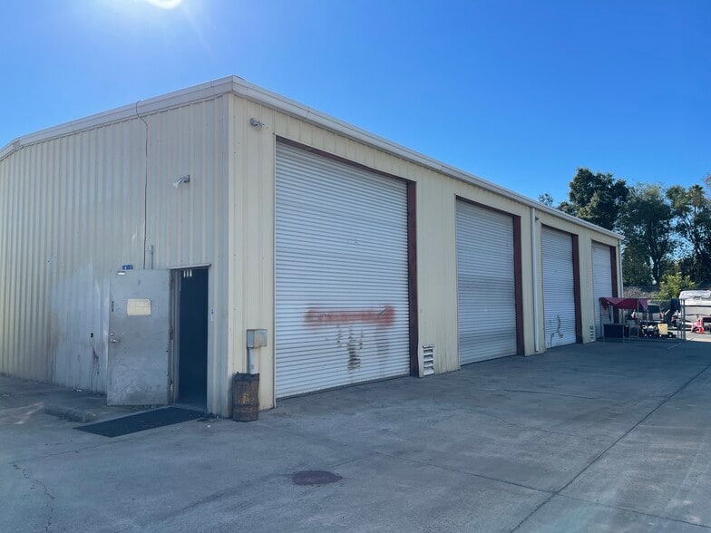 Primary Photo Of 971 F St, West Sacramento Service For Lease