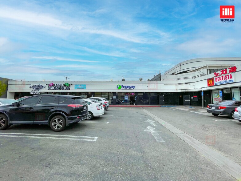 More Photos Of 5520-5530 Santa Monica Blvd, Los Angeles Unknown For Lease