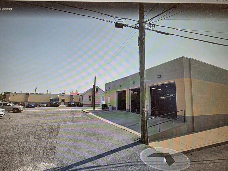 More Photos Of 15520 Old Columbia Pike, Burtonsville Auto Repair For Lease