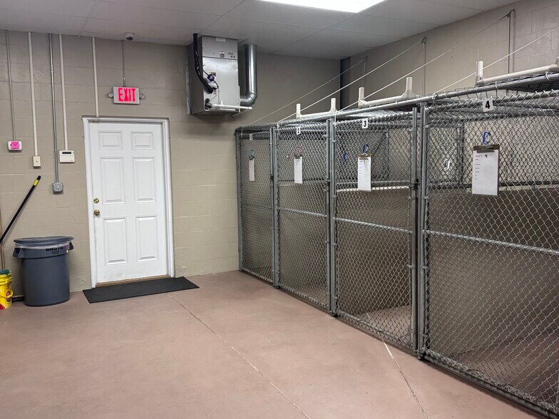 More Photos Of 2910 Drane Field Rd, Lakeland Warehouse For Lease