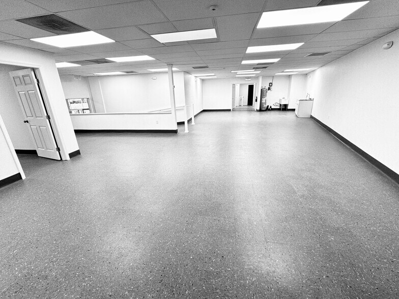 More Photos Of 1249 N Orange Ave, Orlando General Retail For Lease