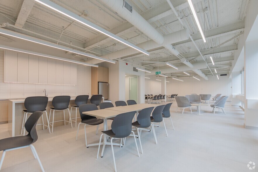 More Photos Of 74 Victoria St and 137 Yonge St, Toronto Office For Lease