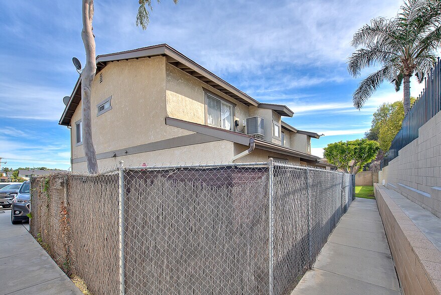 More Photos Of 275-299 Monte Vista St, La Habra Apartments For Sale