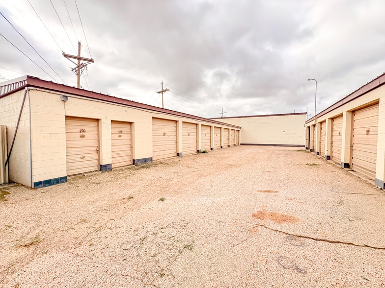 More Photos Of 2213 N Quaker Ave, Lubbock Self Storage For Sale