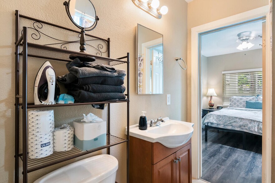 More Photos Of 1910 W Lincoln St, Long Beach Multifamily For Sale