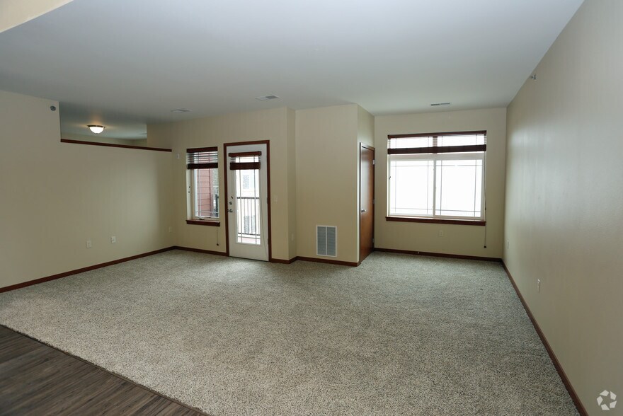 More Photos Of 401 N Washington St, Green Bay Apartments For Sale